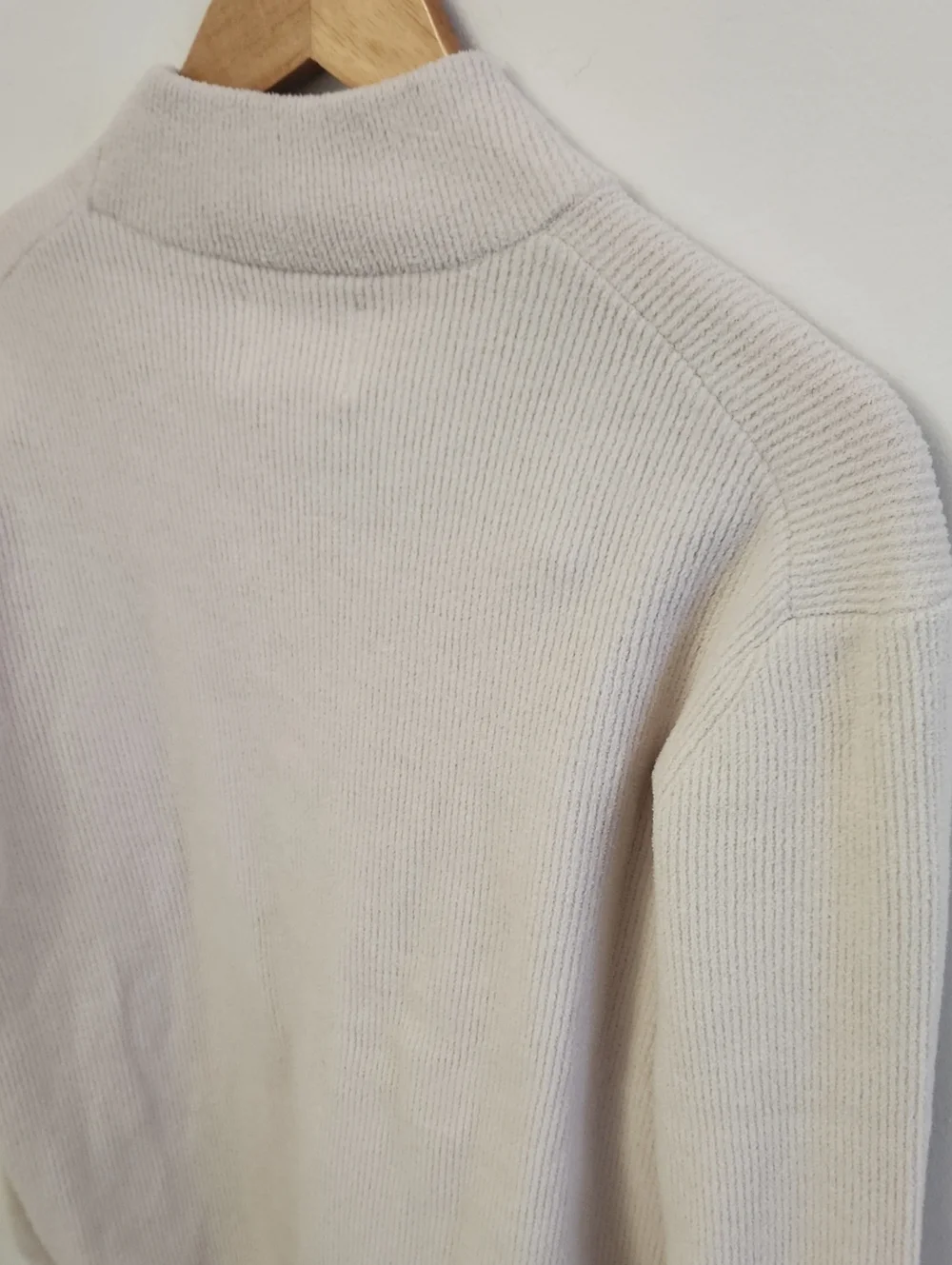 NN. 07 No Nationality Cream Ribbed Mock Neck Sweater Large